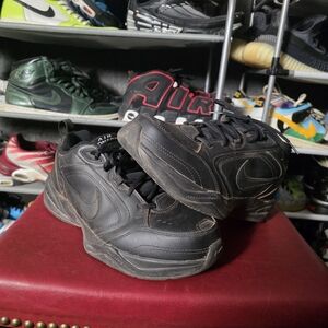 🔥 Men's Size 10 Black Monarch Nike Sneakers Dad Sneaks! 🔥